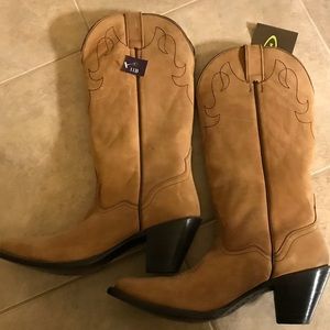 Ladies BRAND NEW JB Dillon Boots in camel suede